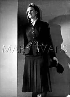 Kilted: DETACHABLE POCKETS 1930S