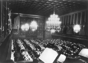 Chandeliers: The Deutsches Museum in Munich, 11.02.1936