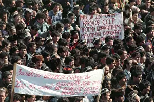 Dushanbe: Developments in Tajikistan, 1990