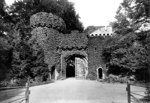 Devizes: Devizes, the Castle Gatehouse 1898