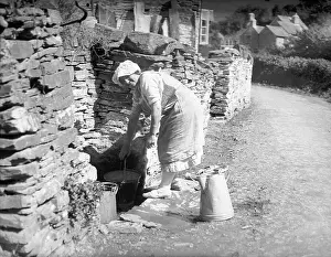 Coombe: DEVON WELL 1930S