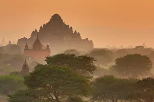 Myanmar: Dhammayangyi Pagoda at sunset, Plain of Bagan, Myanmar