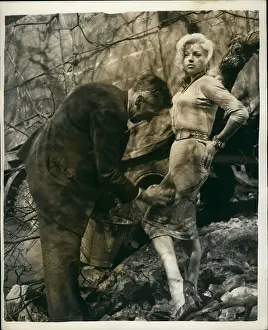 Wetting: Diana Dors during film making