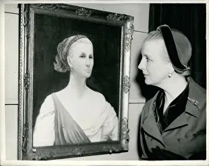 Irma: Diana Wynyard with portrait of herself as Helen