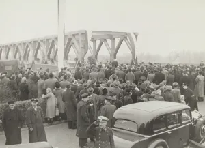 Helmer: Die Eroffnung der provisorischen Stadionbrucke