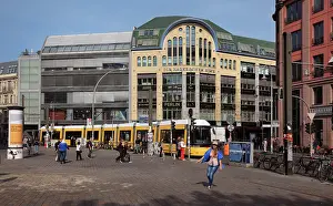Hackescher: Die Hackeschen Hofe, Berlin, Germany