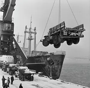 Lifted: Diesel-electric ship loading