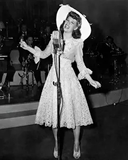 Dinah: Dinah Shore - actress - singer