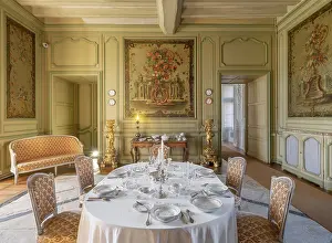 Bourre: Dining Room, Chateau du Plessis-Bourre, Ecuille