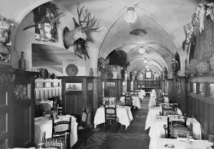 Astor: Dining room in the Hotel Astor in New York, 1908