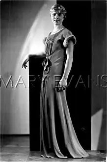 Smocking: DINNER DRESS WITH FUR