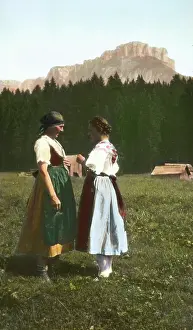Outgoing: Dirndl for workaday life and for outgoing