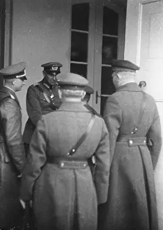 Discussions: Discussions of German and Russian officers on the establishm