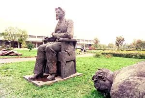 Dozens: Dismantled monuments to Dzerzhinsky and Kalinin, 1991