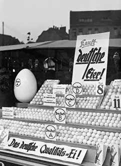Varying: Display window at an egg shop, 1935