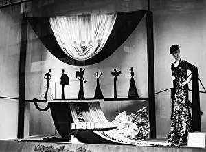 Fabrics: Display window of a fabric business in Berlin, 1934