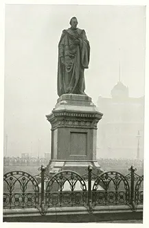Plinth: Disraeli statue, Parliament Square, London