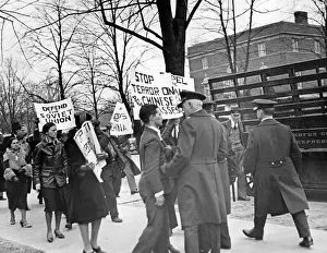 Slogan: Dissolution of a demonstration in Washington D.C. 1932