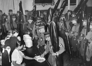 Ostmark: Distribution of food before a trip from Berlin