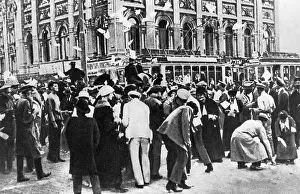 Leaflets: Distribution of leaflets in St. Petersburg, 1917