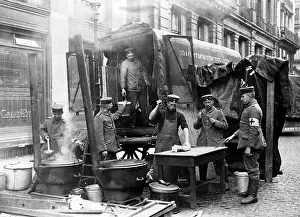 Kitchens: Distribution of meat to field kitchens, 1914