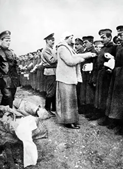 Tokens: Distribution of presents to Russian soldiers 1914