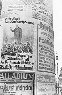 Parliamentarians: DNVP election poster on an advertising column, 1932