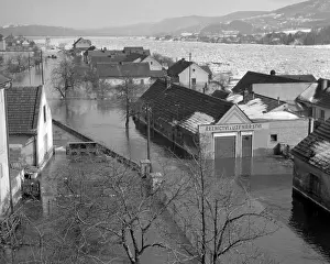 Czechoslovkia: Dobrichovice - River Berounka