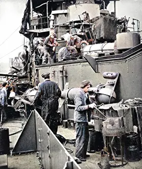 Refitting: Dockyard Workers on board HMS Coventry, Second World War