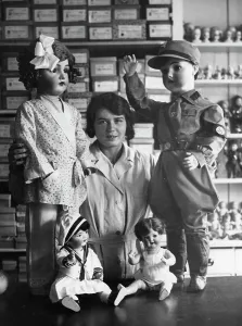 Allee: Doll in SA uniform, 1933