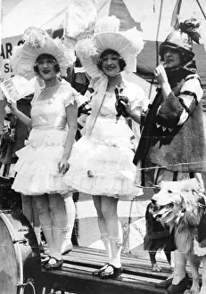 C1925: The Dolly Sisters