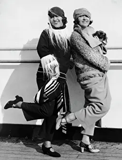 Aquitania: Dolly Sisters arrive in New York