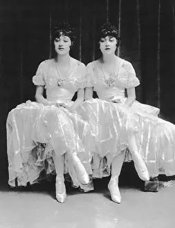 Jansieka: The Dolly Sisters, New York