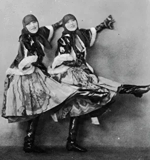 Trois: The Dolly Sisters in the Pas de Trois number