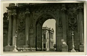 Lamposts: Dolmabahce Palace, Istanbul - View through the gates