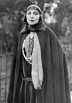 Dolores: Dolores, 1929
