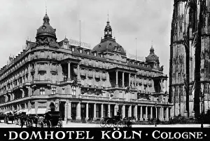 Forecourt: The Dom Hotel in Cologne, circa 1920s