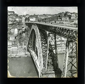 Douro: Dom Luis Bridge Porto, Portugal