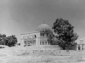 Khalif: Dome of the Rock in Jerusalem, 1938