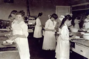 Tulsa: Domestic Science class in Horace Mann School. ?