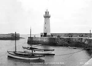 Donaghadee: Donaghadee Lighthouse and Pier