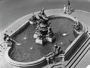 Markt: The Donnerbrunnen fountain or also-called