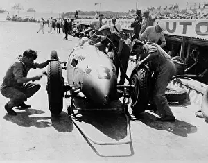 Pits: Donnington Grand Prix