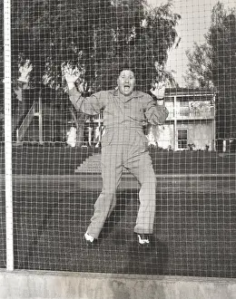 1910s 1940s: Don't fence me in