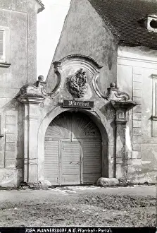 Entrances: Front door of the parish house Mannersdorf