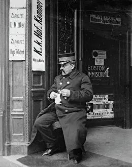 Doorman: Doorman in front of Stefansplatz 2
