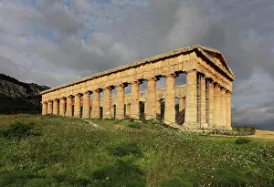 Trapani: Doric temple, Segesta, Sicily, Italy