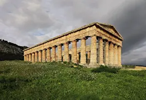 Trapani: Doric temple, Segesta, Sicily, Italy