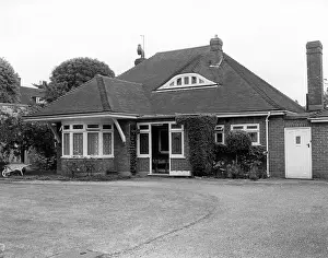 Featureless: DORMER BUNGALOW