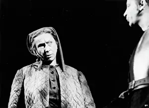 Mutter: Dorothea Neff in Mutter Courage und ihre Kinder